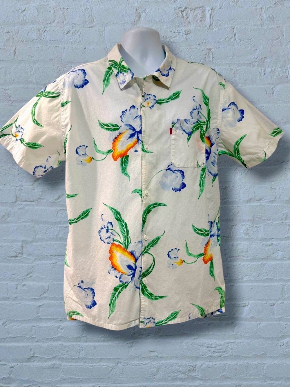 Leviβs XL Tropical Floral Hawaiian Shirt 100% Cotton Vacation Resort Button Up